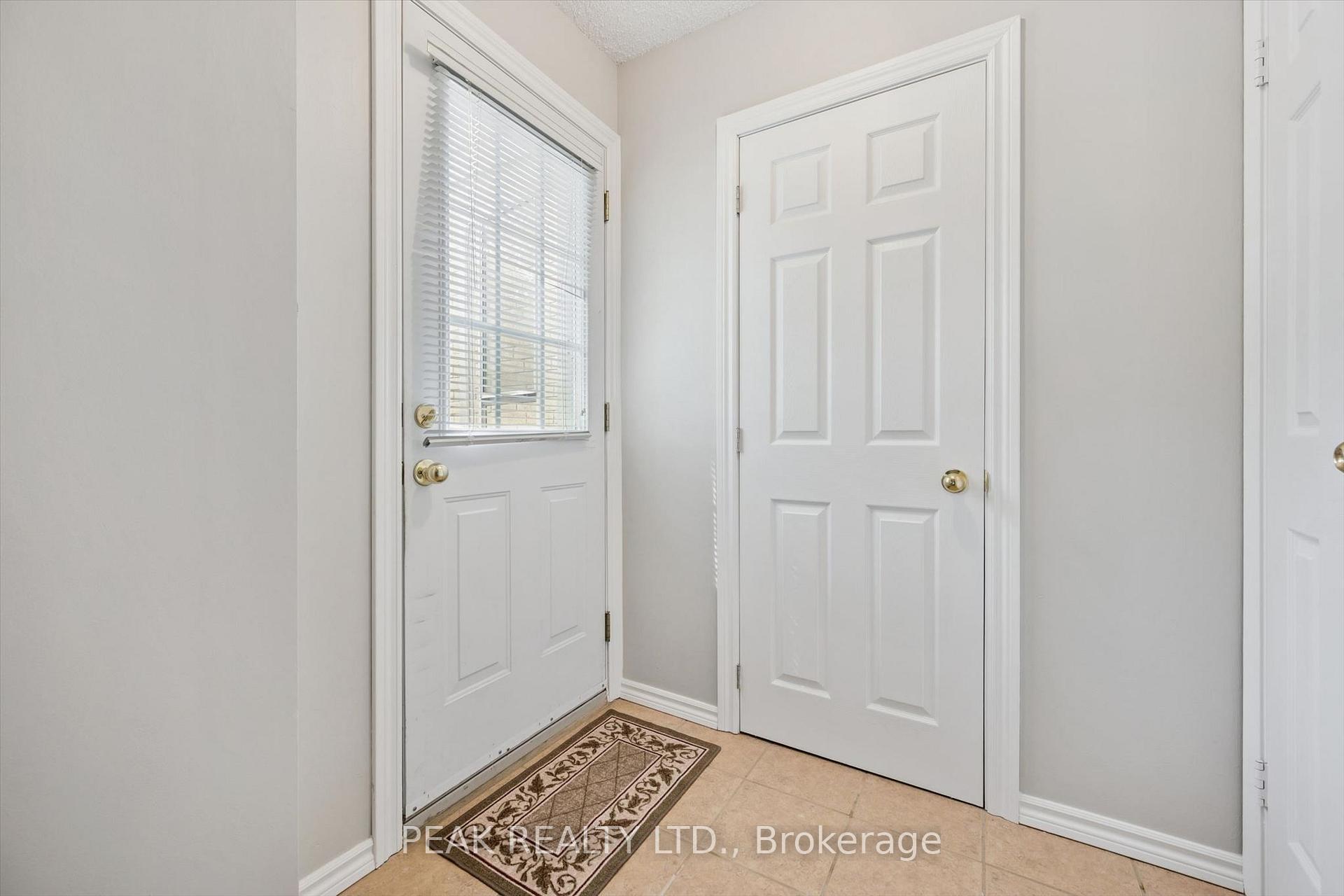 Photo 7 of 657B Albert Street, Waterloo, Lakeshore Village — HOMEH