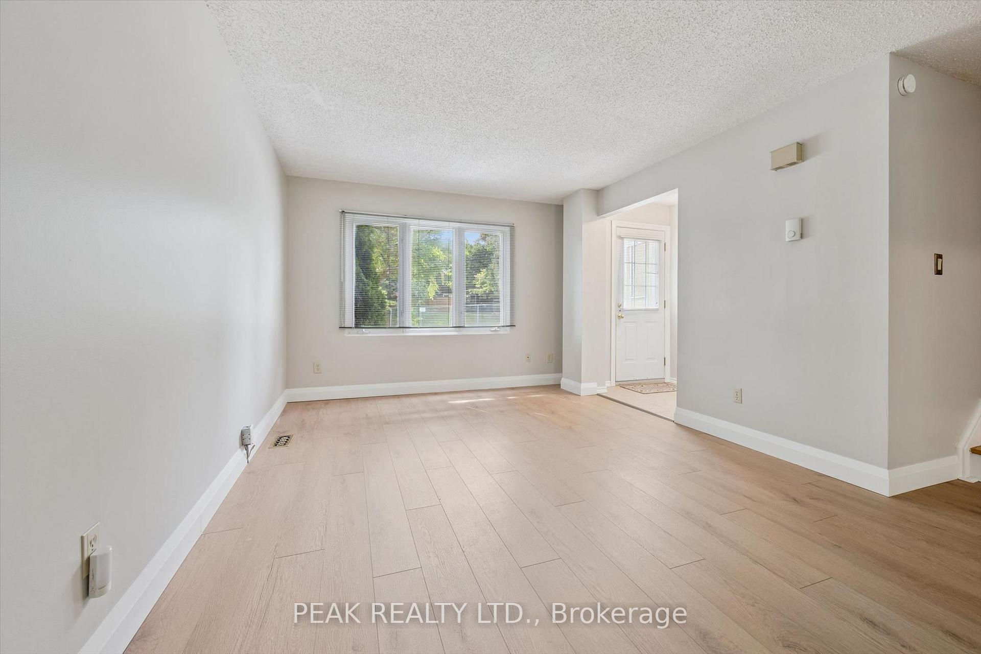 Photo 13 of 657B Albert Street, Waterloo, Lakeshore Village — HOMEH