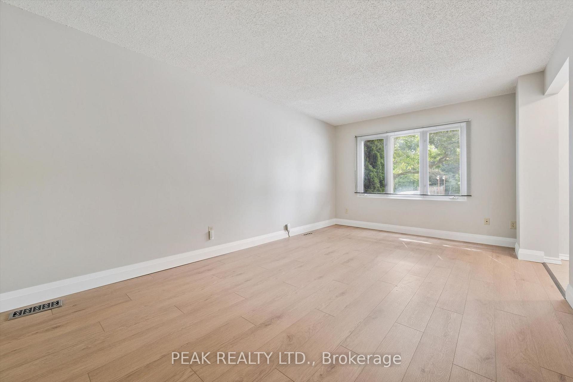 Photo 14 of 657B Albert Street, Waterloo, Lakeshore Village — HOMEH