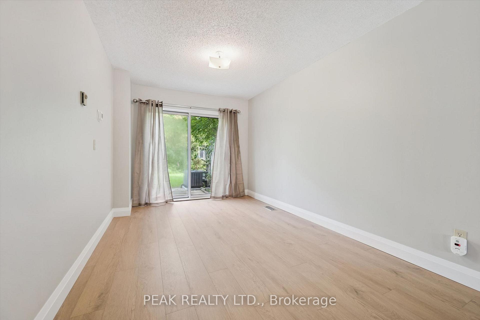 Photo 15 of 657B Albert Street, Waterloo, Lakeshore Village — HOMEH
