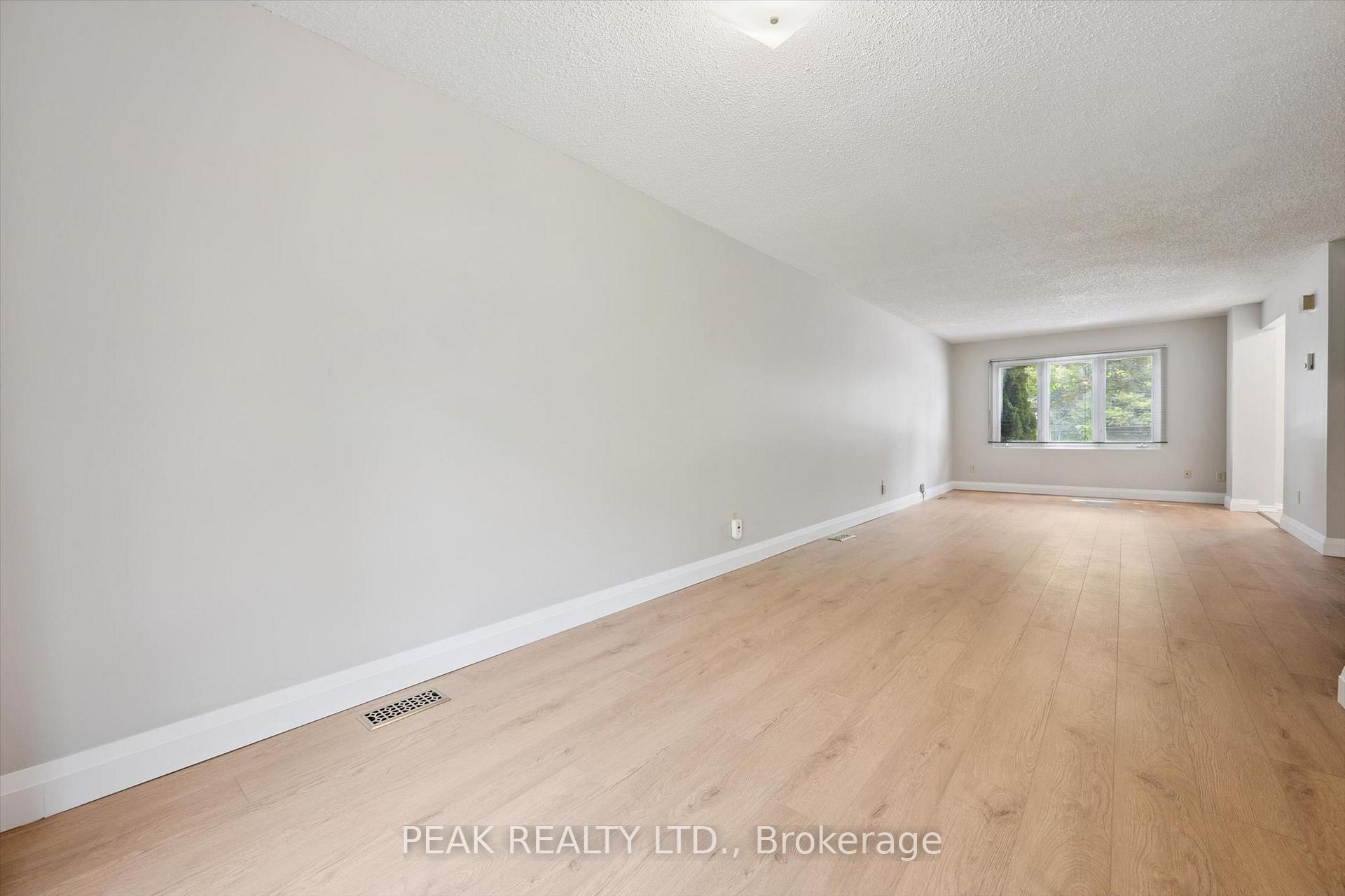 Photo 19 of 657B Albert Street, Waterloo, Lakeshore Village — HOMEH