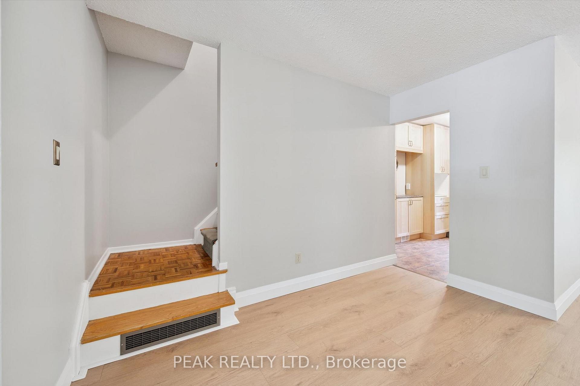 Photo 24 of 657B Albert Street, Waterloo, Lakeshore Village — HOMEH