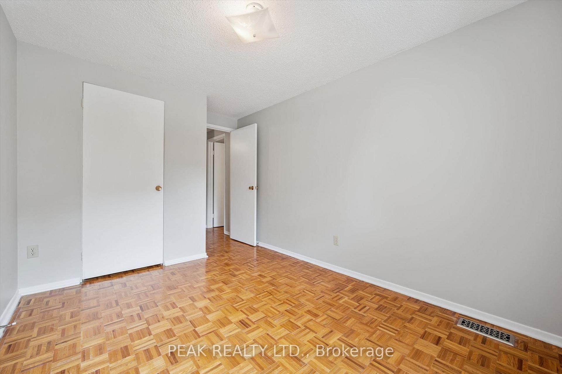 Photo 32 of 657B Albert Street, Waterloo, Lakeshore Village — HOMEH