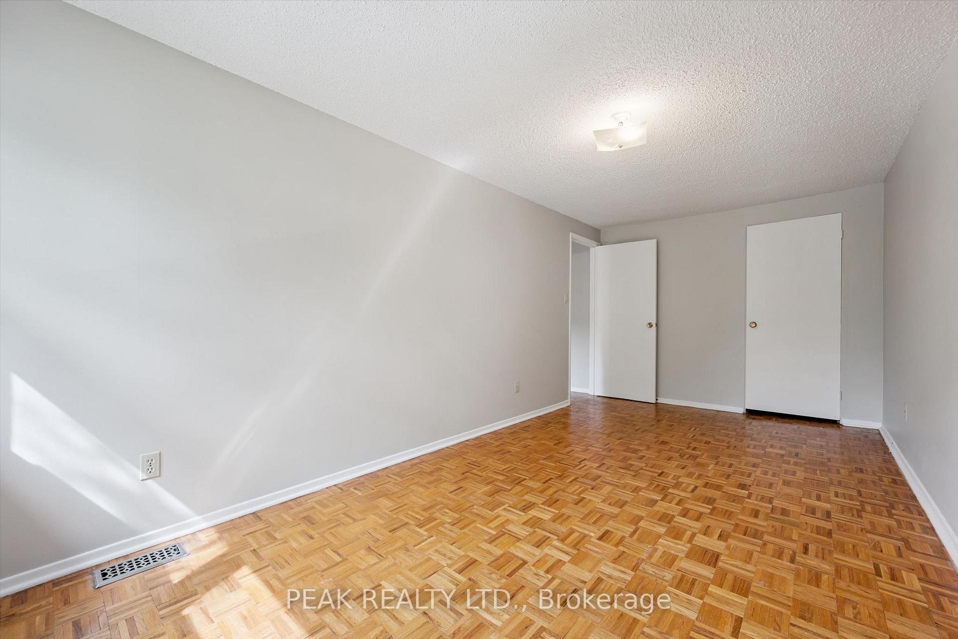 Photo 35 of 657B Albert Street, Waterloo, Lakeshore Village — HOMEH