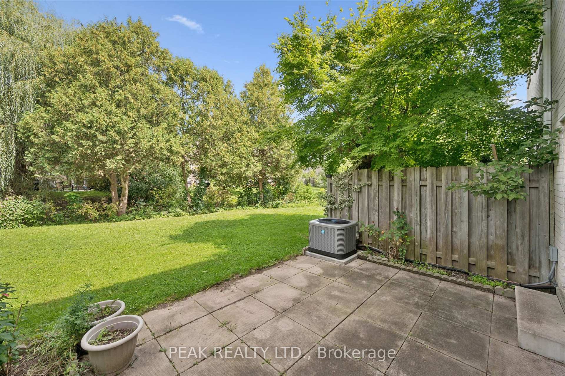 Photo 40 of 657B Albert Street, Waterloo, Lakeshore Village — HOMEH