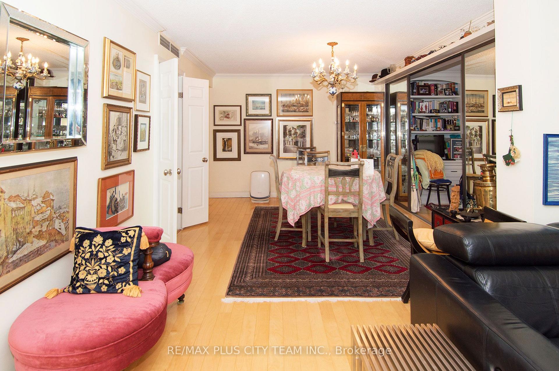 Photo 6 of Unit 407, 164 Cumberland Street, Toronto, The Annex — HOMEH