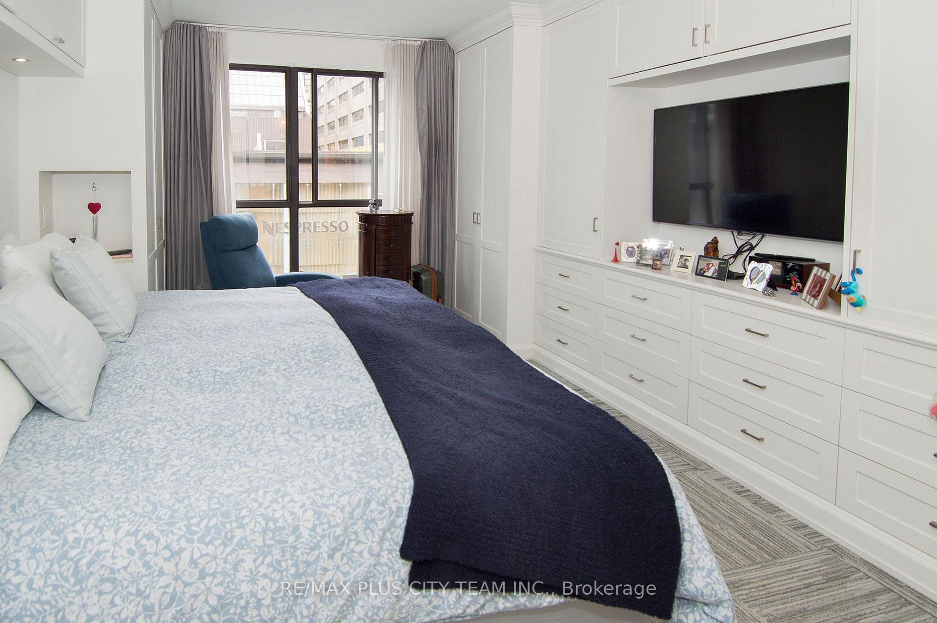 Photo 14 of Unit 407, 164 Cumberland Street, Toronto, The Annex — HOMEH