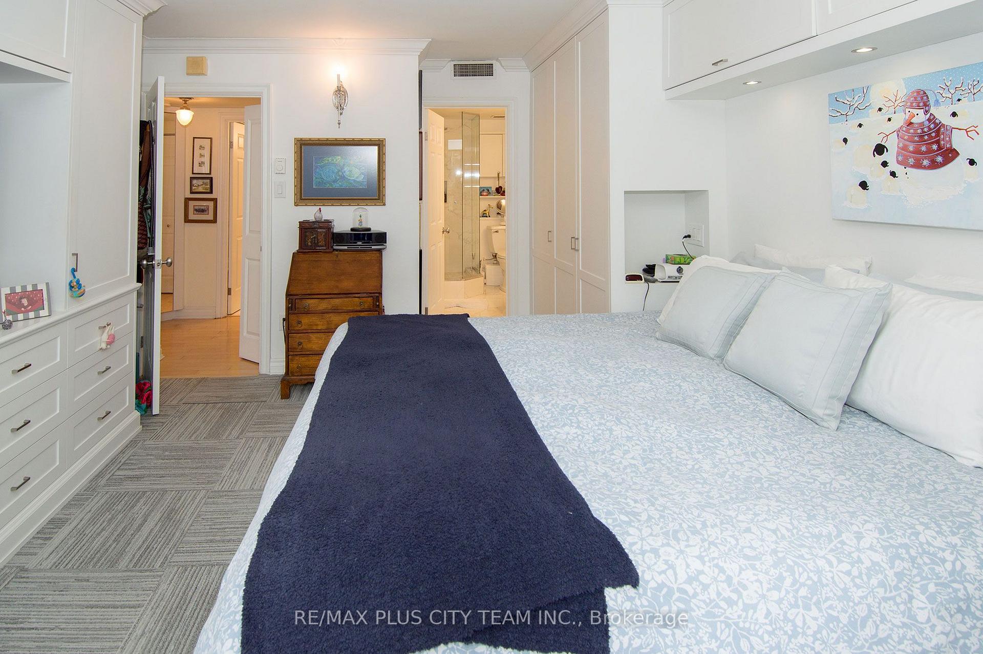 Photo 15 of Unit 407, 164 Cumberland Street, Toronto, The Annex — HOMEH