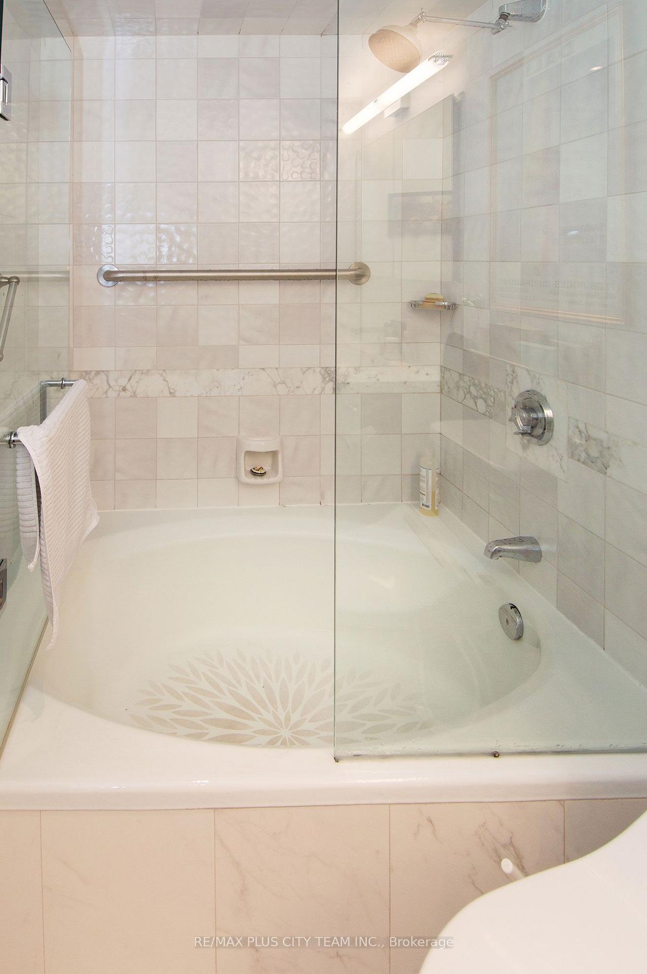 Photo 21 of Unit 407, 164 Cumberland Street, Toronto, The Annex — HOMEH