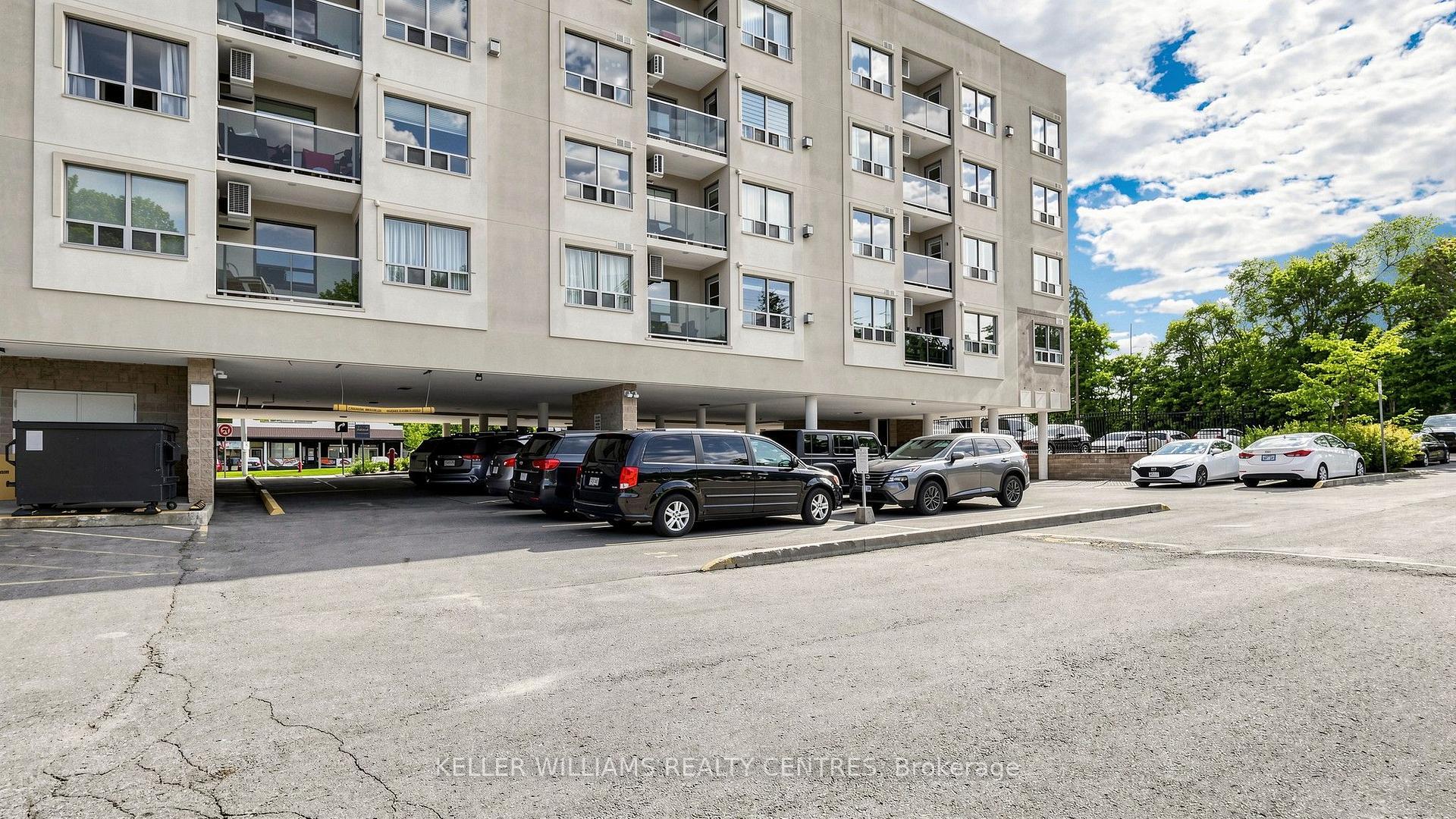 Photo 2 of Unit 417, 160 Wellington Street E, Aurora, Aurora Village — HOMEH