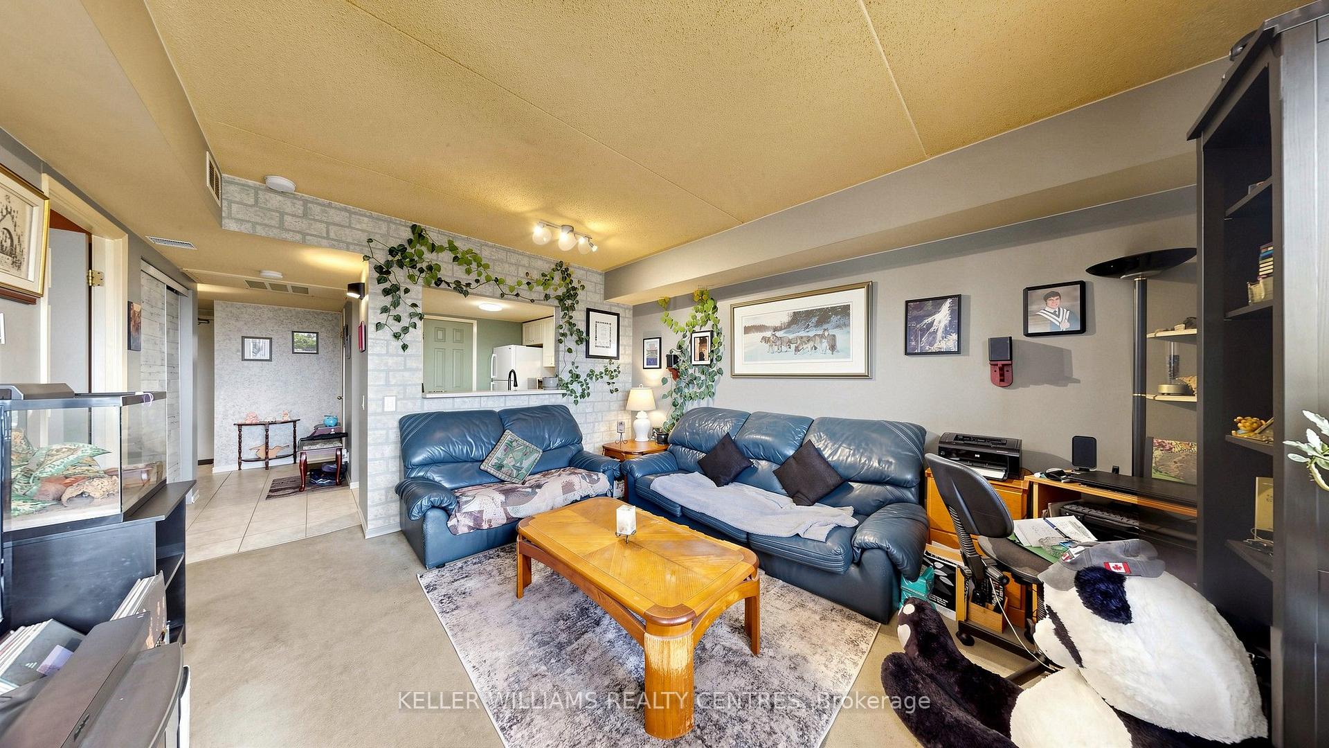 Photo 14 of Unit 417, 160 Wellington Street E, Aurora, Aurora Village — HOMEH