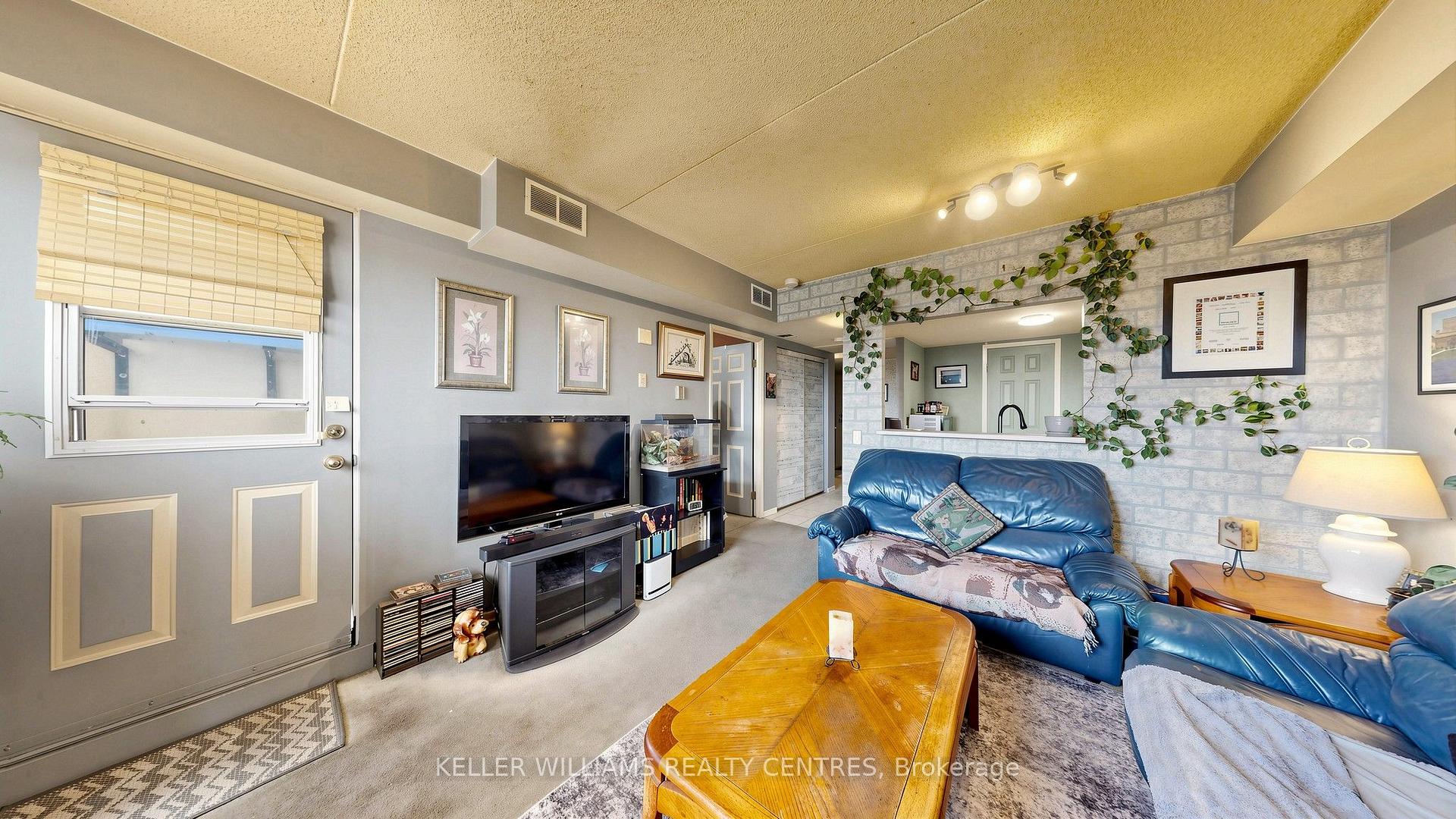Photo 15 of Unit 417, 160 Wellington Street E, Aurora, Aurora Village — HOMEH