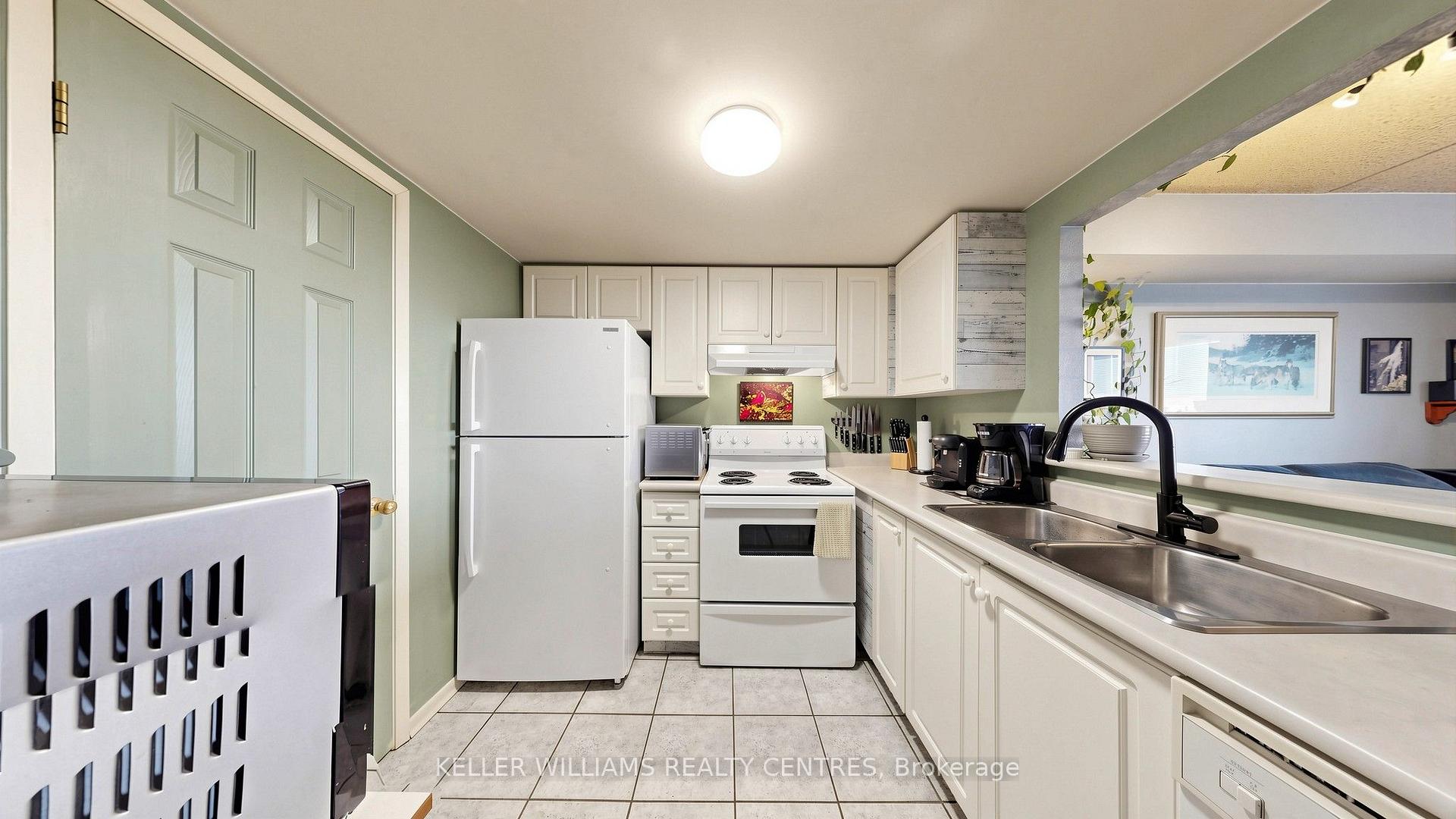 Photo 19 of Unit 417, 160 Wellington Street E, Aurora, Aurora Village — HOMEH