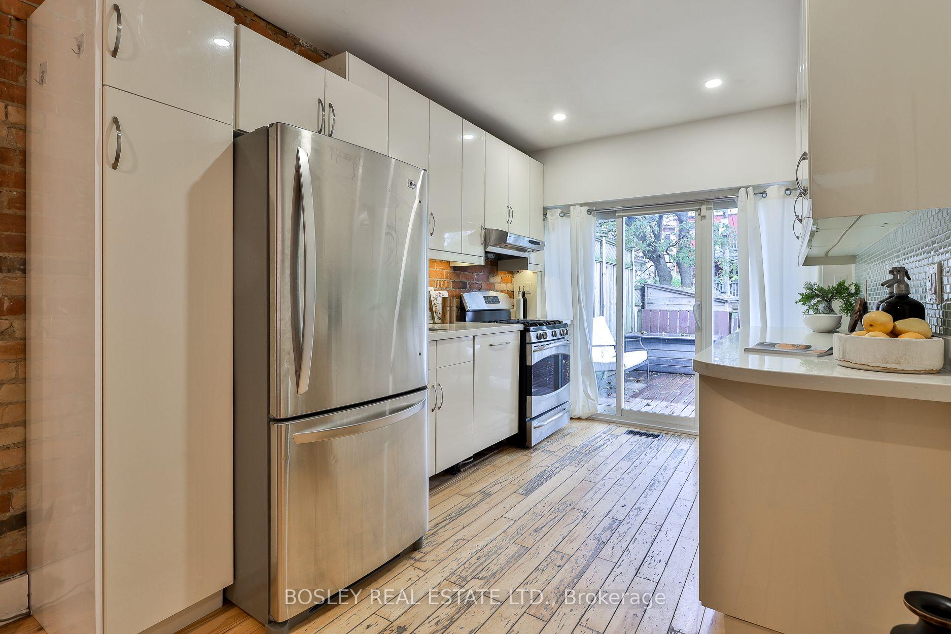 Photo 11 of 32 Mountalan Avenue, Toronto, Greenwood-Coxwell — HOMEH
