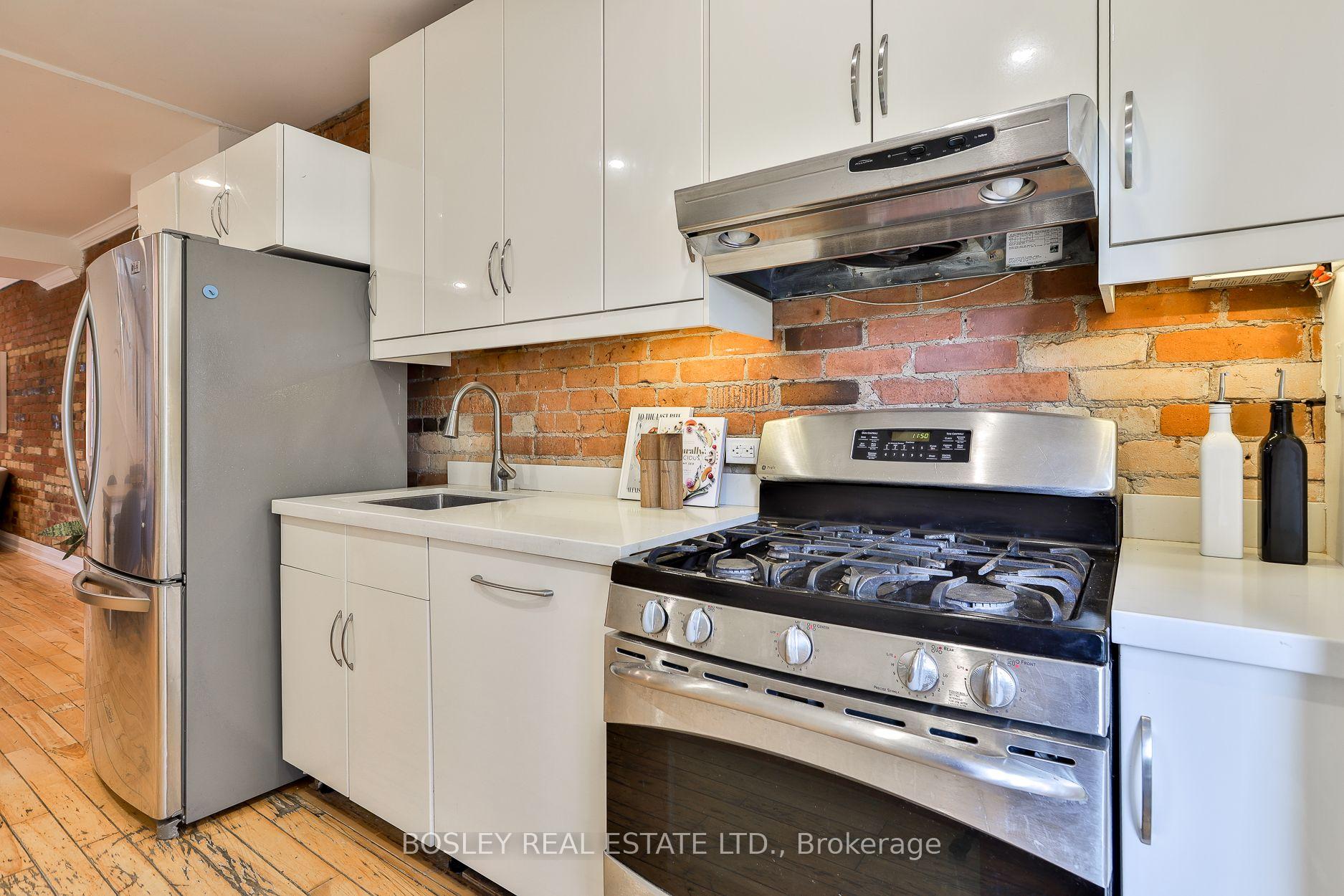 Photo 15 of 32 Mountalan Avenue, Toronto, Greenwood-Coxwell — HOMEH