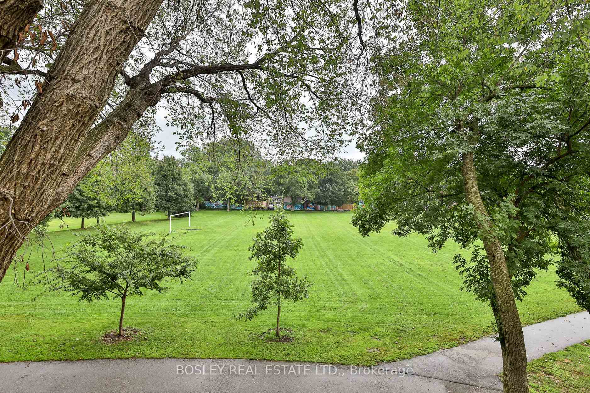 Photo 28 of 32 Mountalan Avenue, Toronto, Greenwood-Coxwell — HOMEH