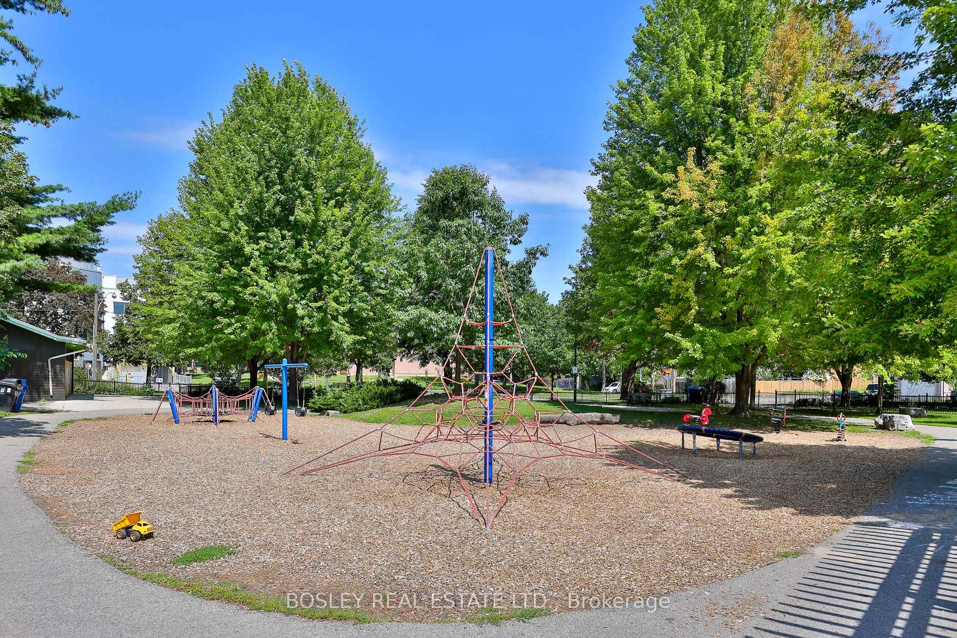 Photo 47 of 32 Mountalan Avenue, Toronto, Greenwood-Coxwell — HOMEH