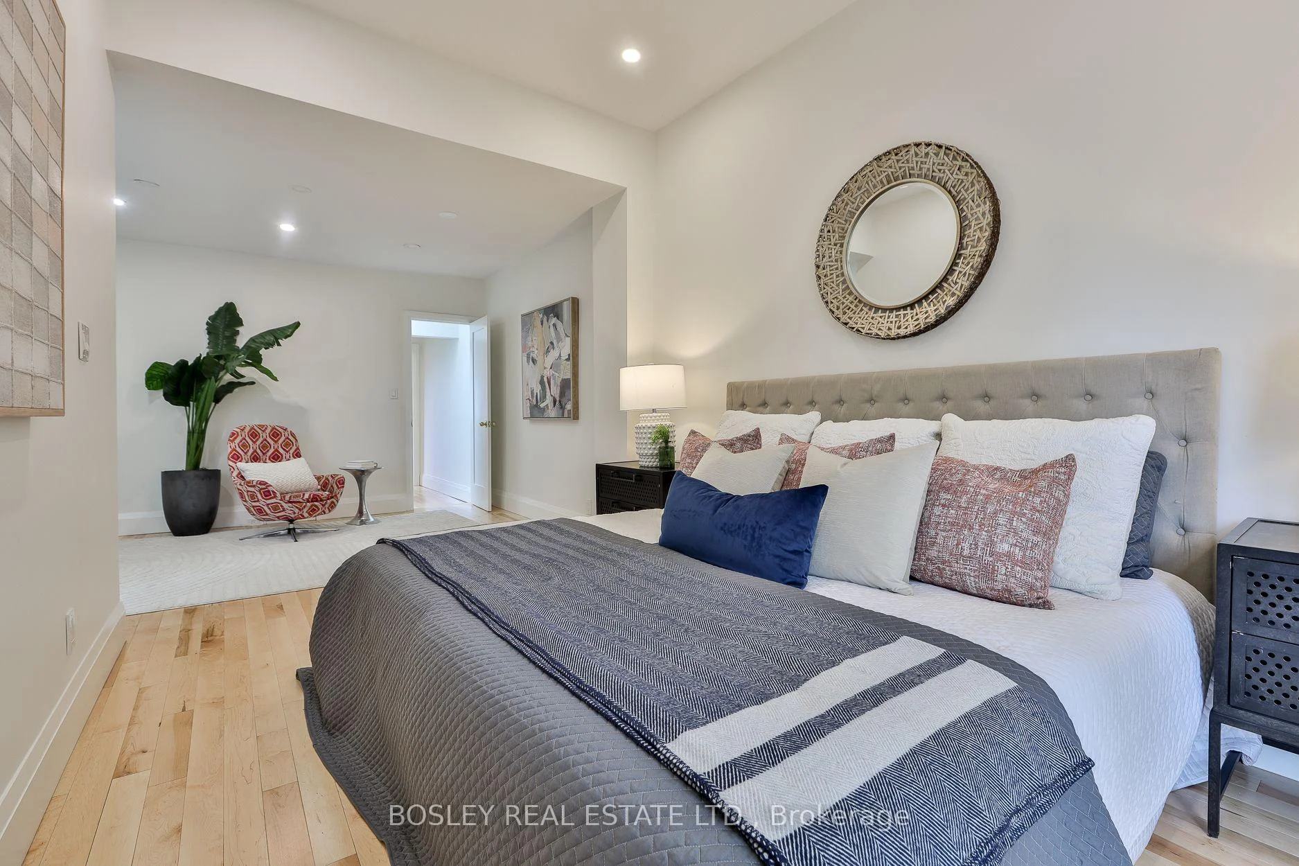 Photo 26 of 32 Mountalan Avenue, Toronto, Greenwood-Coxwell — HOMEH