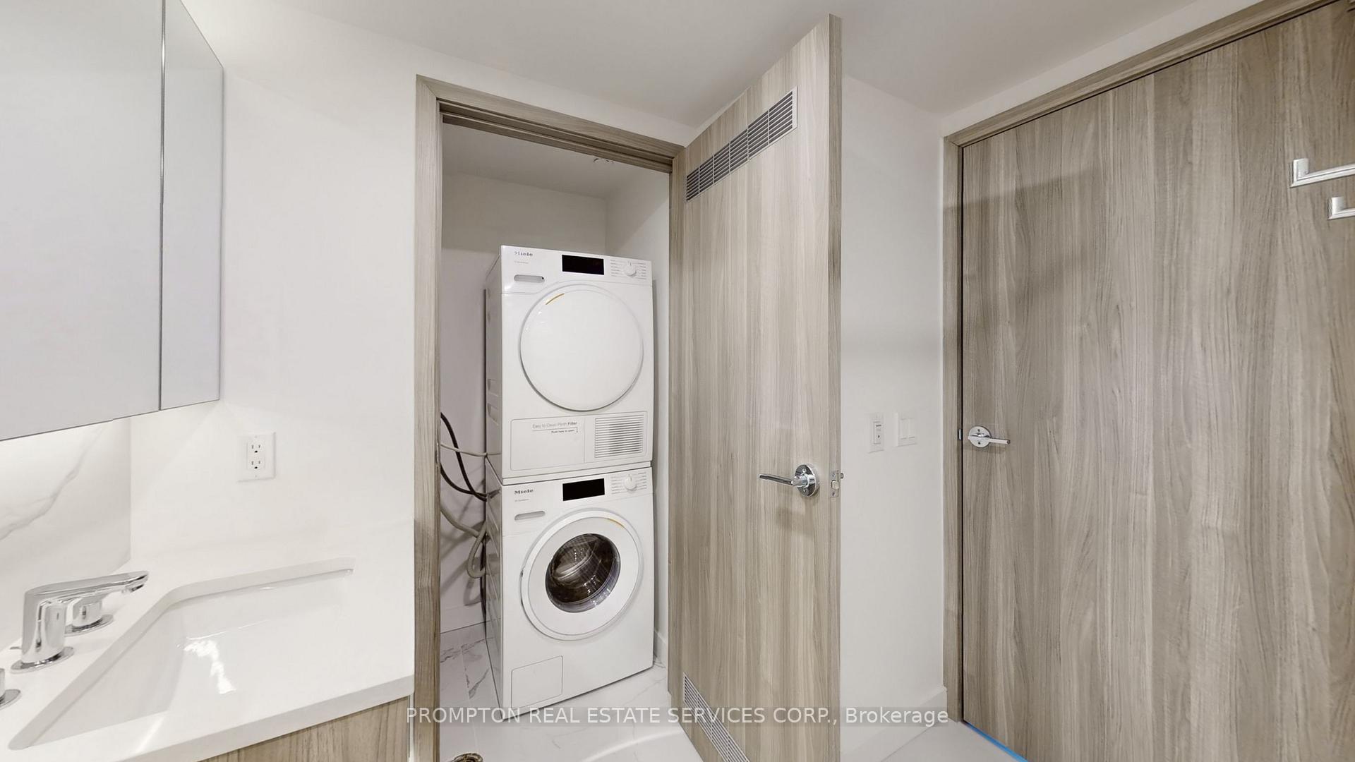 Photo 10 of Unit 7007, 3 Concord Cityplace Way, Toronto, Waterfront Communities — HOMEH