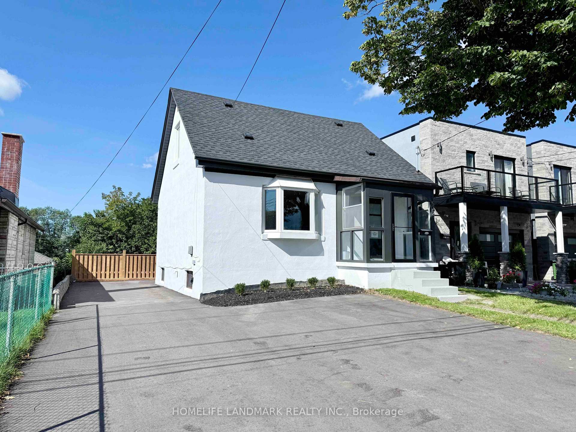 Front of 572 Pharmacy Avenue