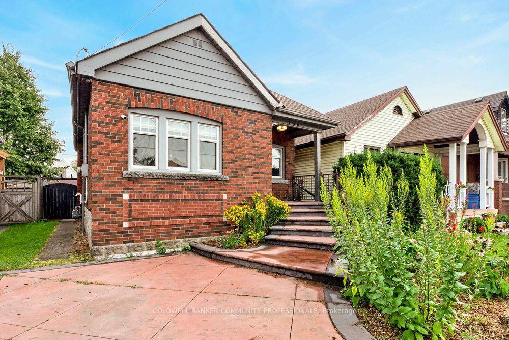 Photo 3 of 136 Weir Street N, Hamilton, Homeside — HOMEH