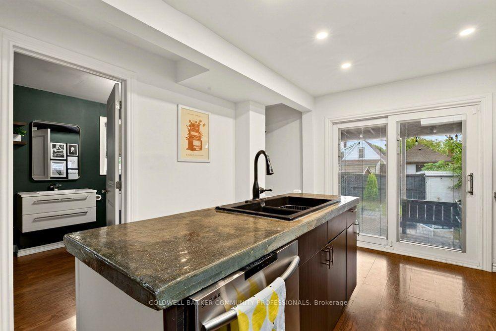 Photo 14 of 136 Weir Street N, Hamilton, Homeside — HOMEH