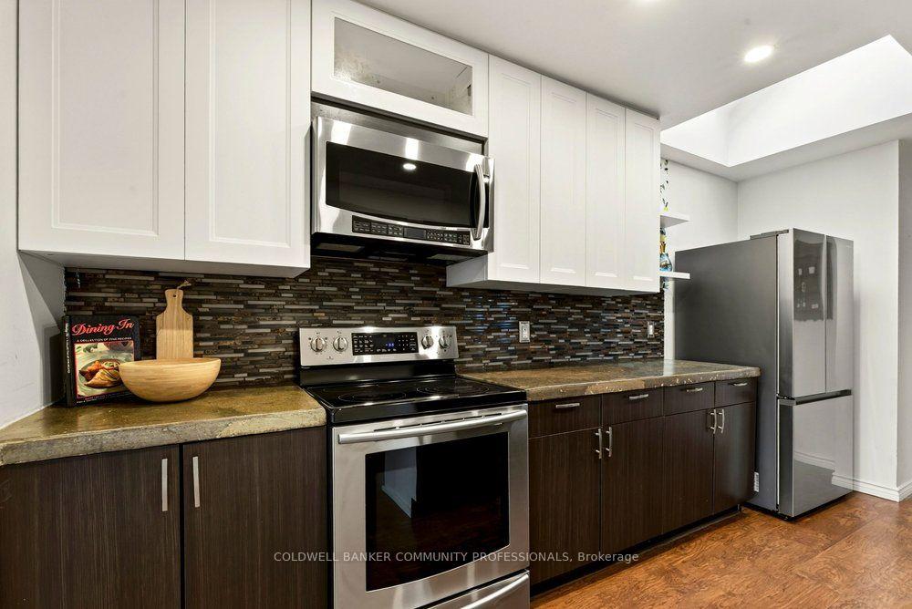 Photo 15 of 136 Weir Street N, Hamilton, Homeside — HOMEH