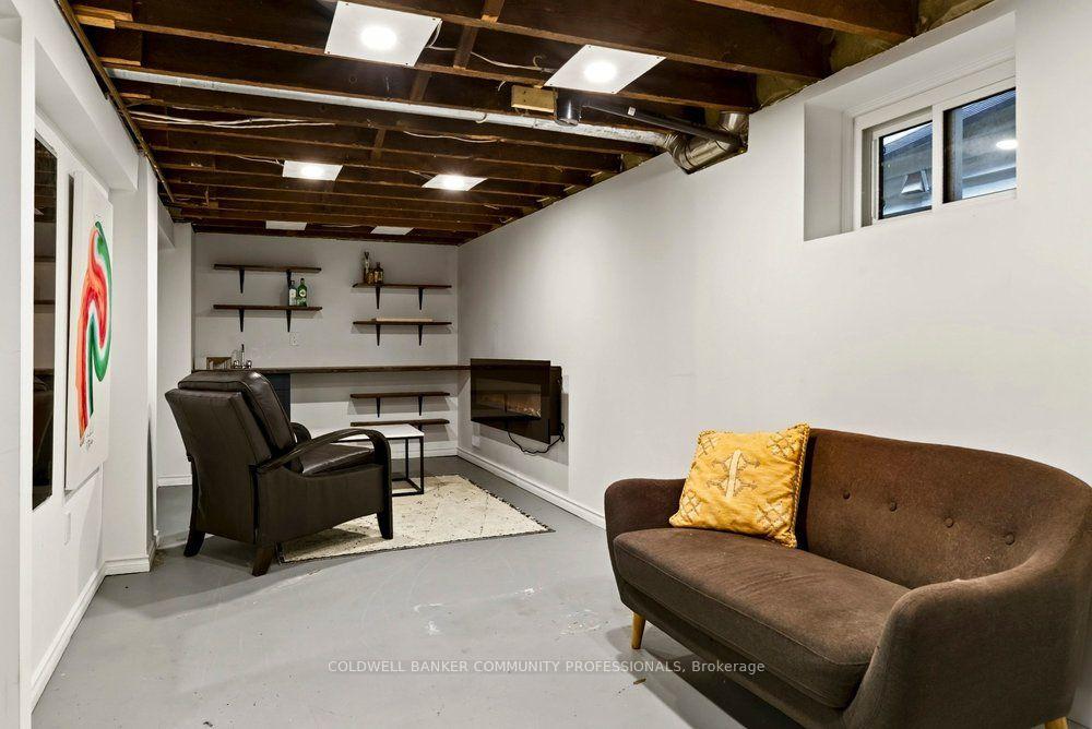 Photo 30 of 136 Weir Street N, Hamilton, Homeside — HOMEH