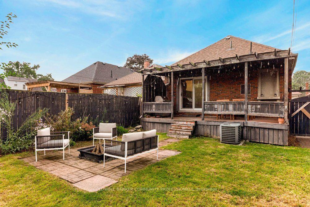 Photo 35 of 136 Weir Street N, Hamilton, Homeside — HOMEH