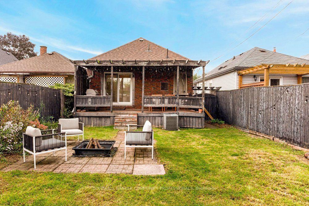Photo 37 of 136 Weir Street N, Hamilton, Homeside — HOMEH