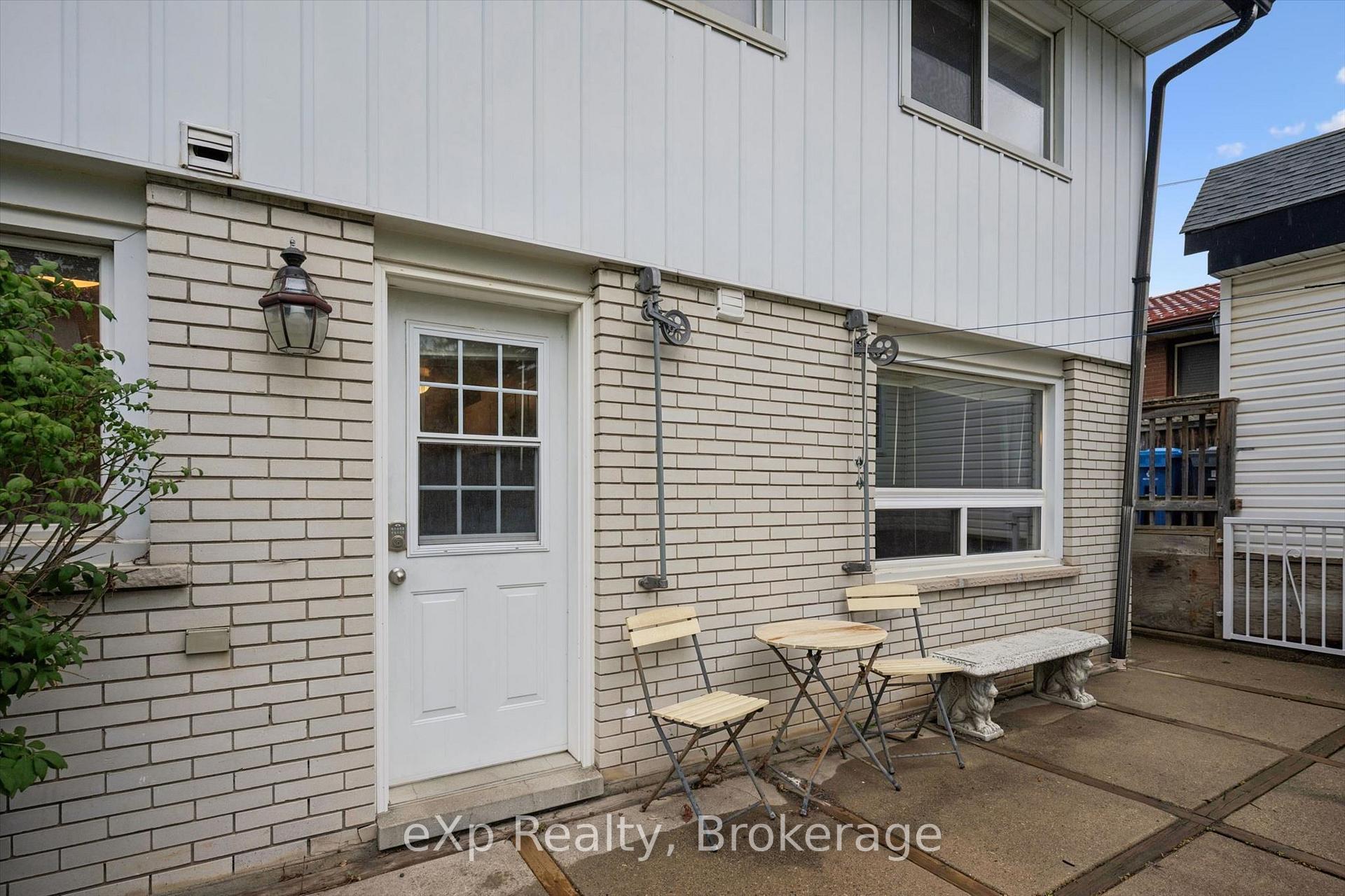 Photo 26 of 130 Speedvale Avenue W, Guelph, Exhibition Park — HOMEH
