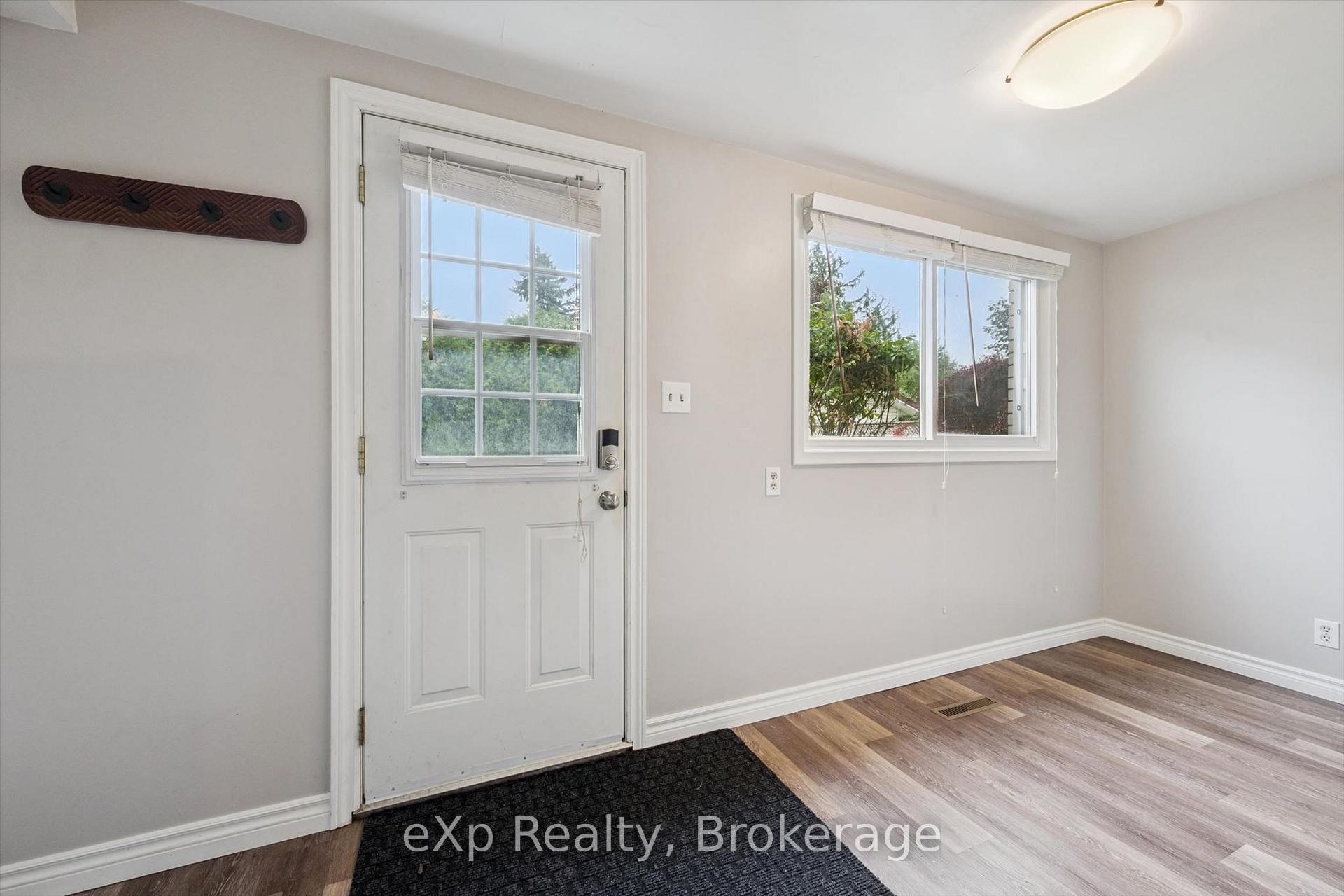 Photo 27 of 130 Speedvale Avenue W, Guelph, Exhibition Park — HOMEH