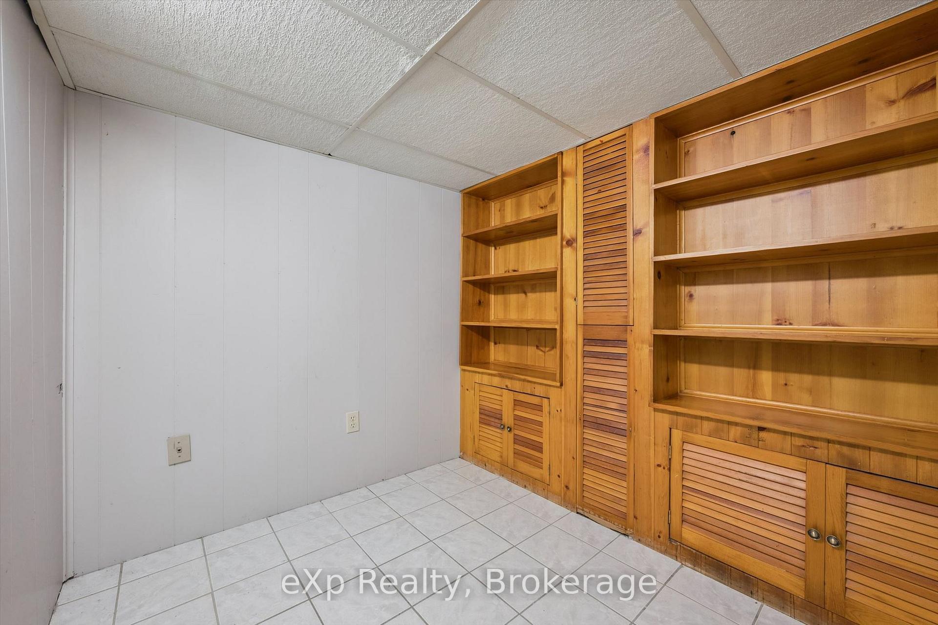 Photo 35 of 130 Speedvale Avenue W, Guelph, Exhibition Park — HOMEH