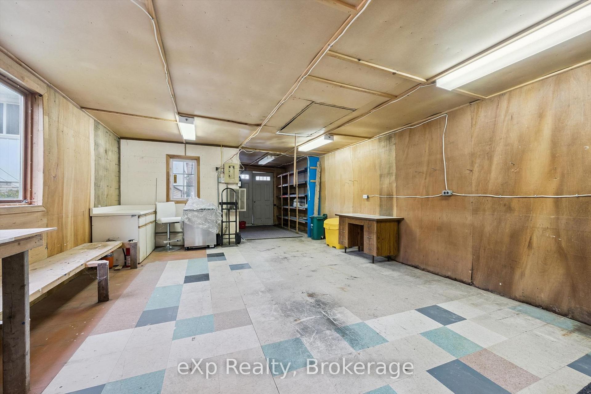 Photo 39 of 130 Speedvale Avenue W, Guelph, Exhibition Park — HOMEH