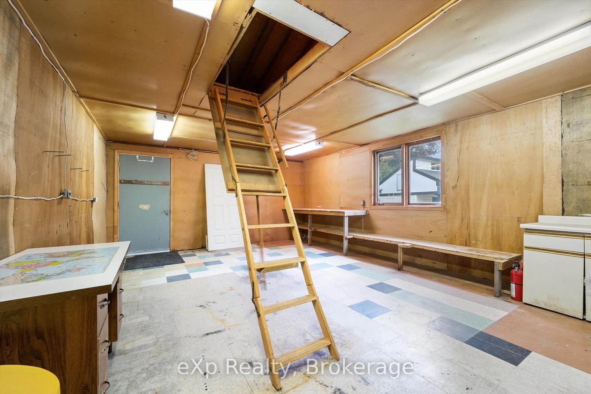 Photo 41 of 130 Speedvale Avenue W, Guelph, Exhibition Park — HOMEH