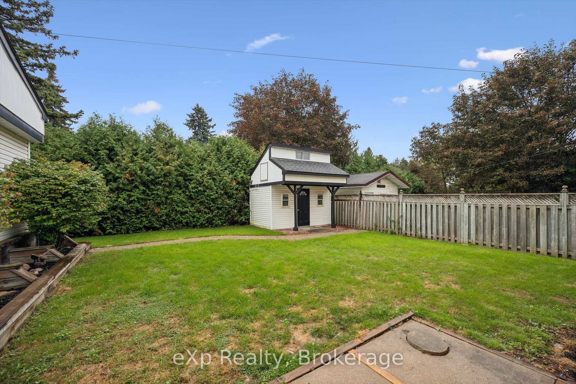 Photo 44 of 130 Speedvale Avenue W, Guelph, Exhibition Park — HOMEH