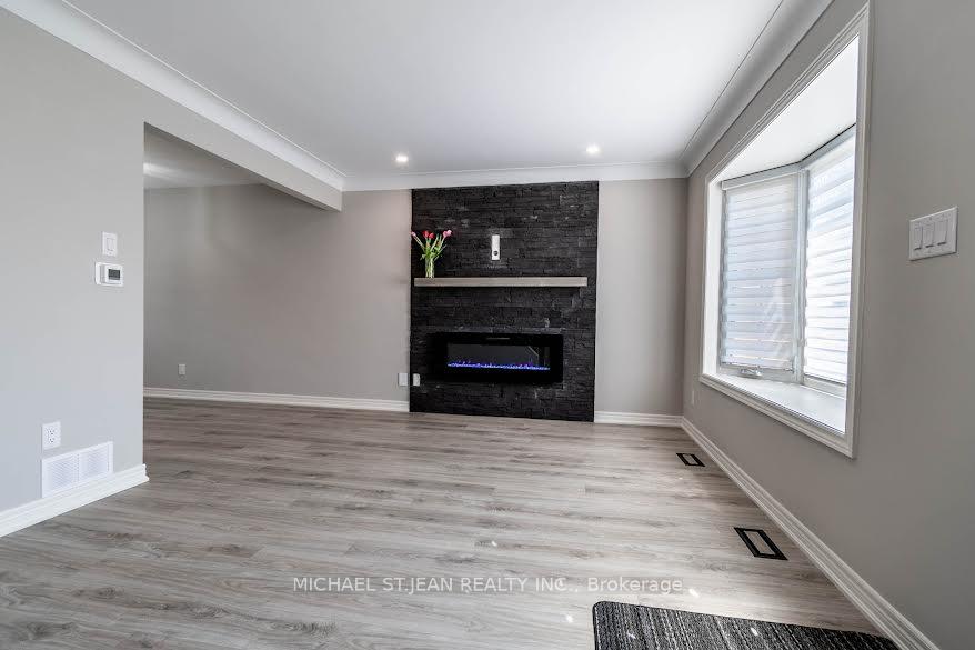 Photo 3 of Unit B, 261B Scott Street, St. Catharines, Vine/Linwell — HOMEH