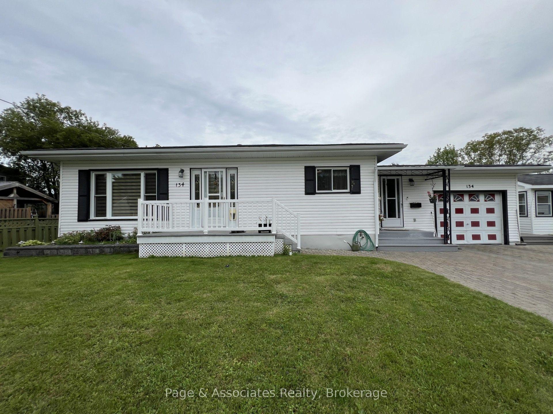 Photo 4 of 134 Dufferin Street, West Nipissing, Sturgeon Falls — HOMEH