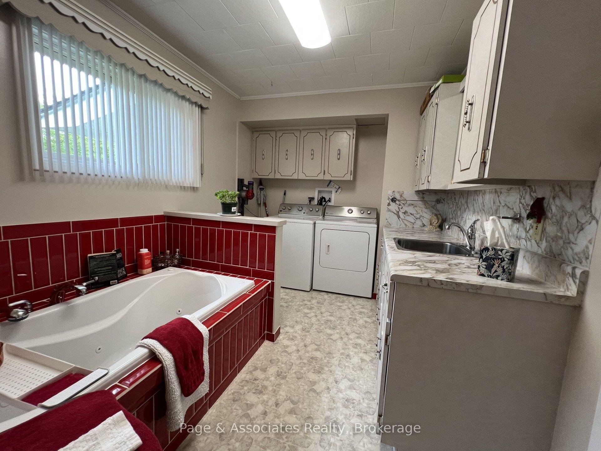 Photo 33 of 134 Dufferin Street, West Nipissing, Sturgeon Falls — HOMEH