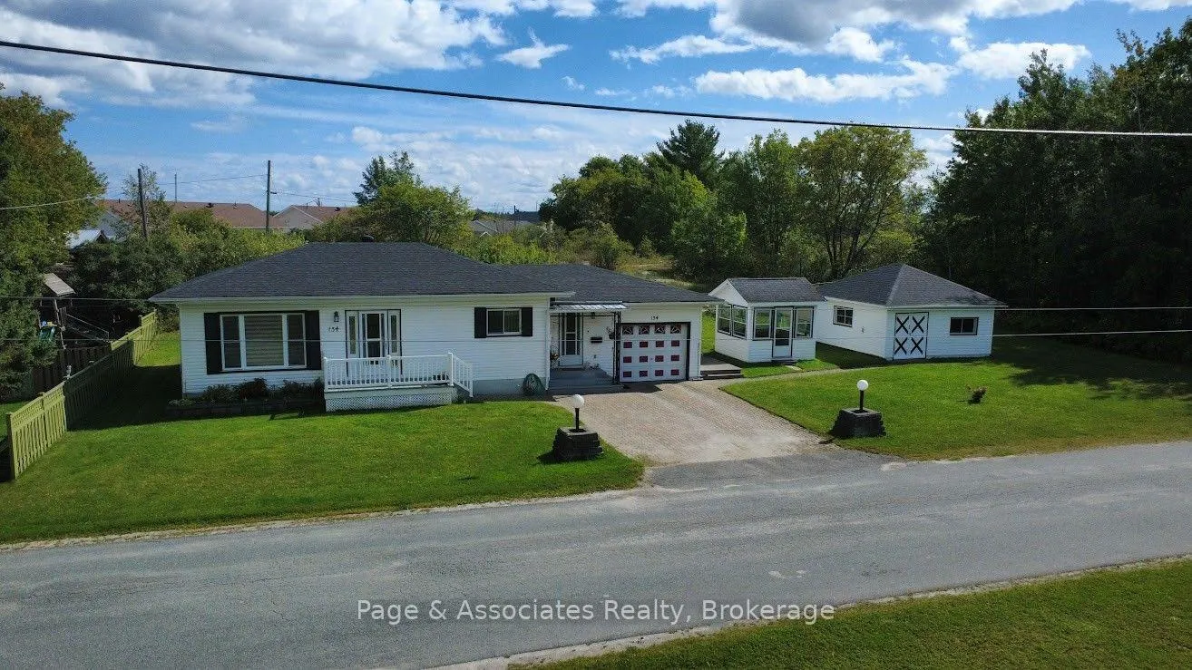 Photo 2 of 134 Dufferin Street, West Nipissing, Sturgeon Falls — HOMEH