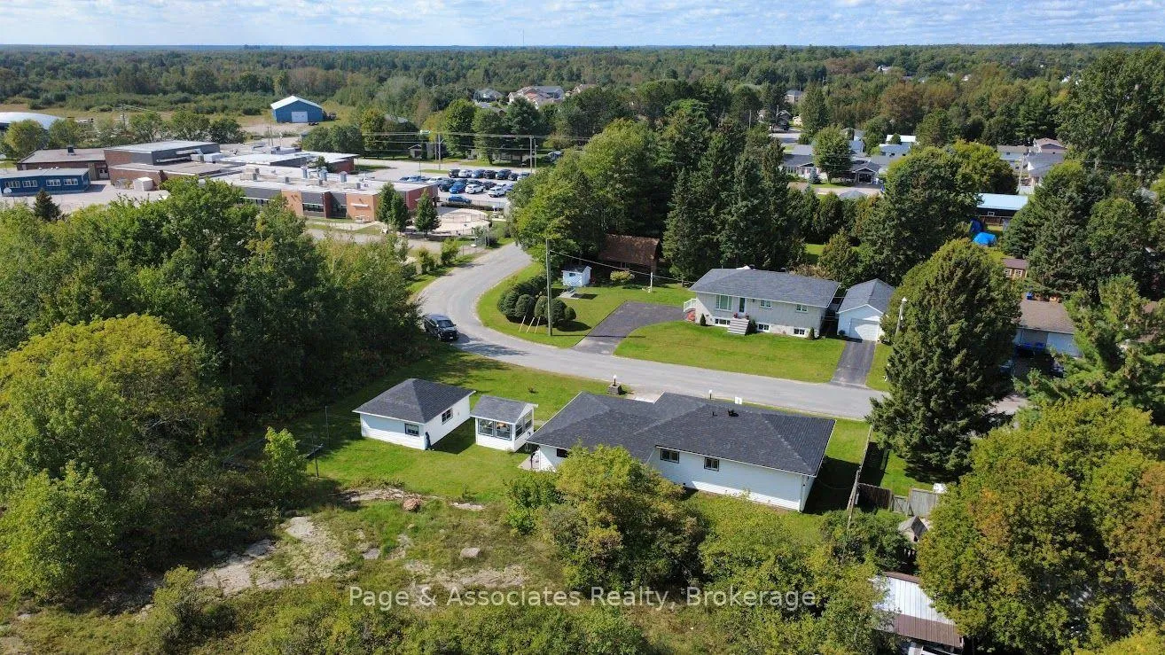 Photo 3 of 134 Dufferin Street, West Nipissing, Sturgeon Falls — HOMEH