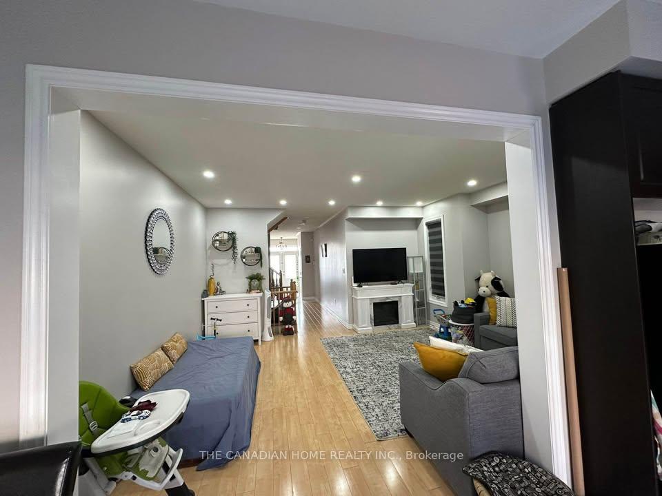 Photo 7 of 303 Robert Parkinson Drive, Brampton, Northwest Brampton — HOMEH