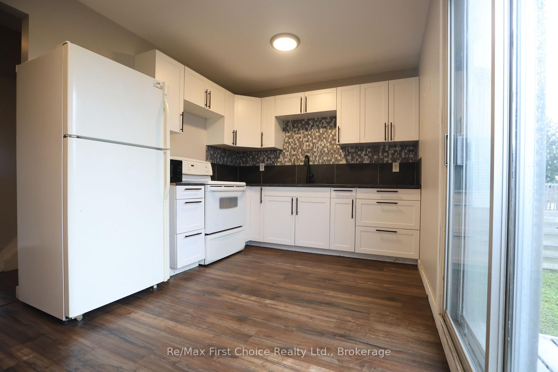 Photo 5 of 569 McGill Crescent, Thunder Bay, Northwood Park — HOMEH