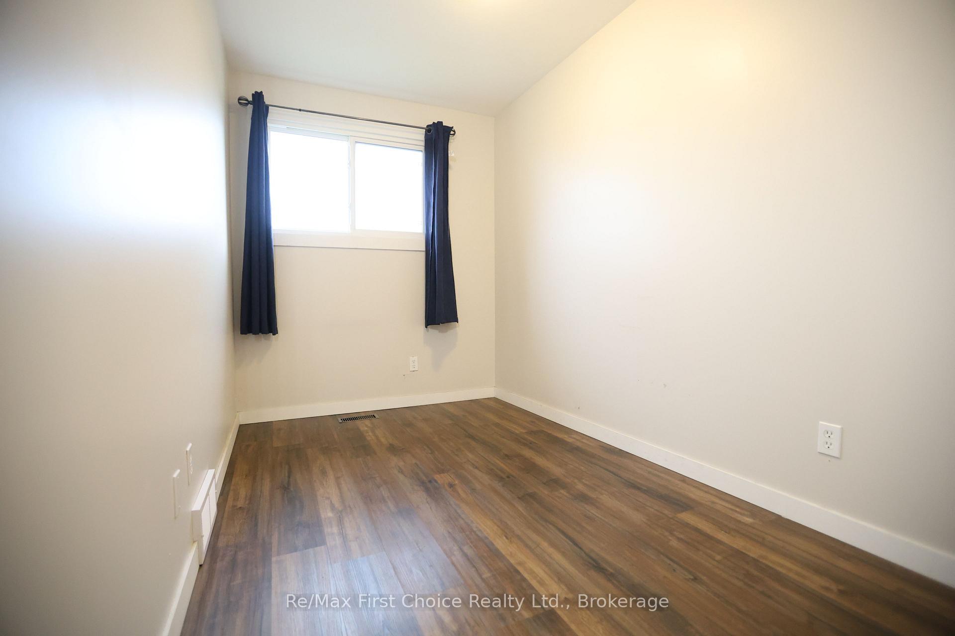 Photo 10 of 569 McGill Crescent, Thunder Bay, Northwood Park — HOMEH