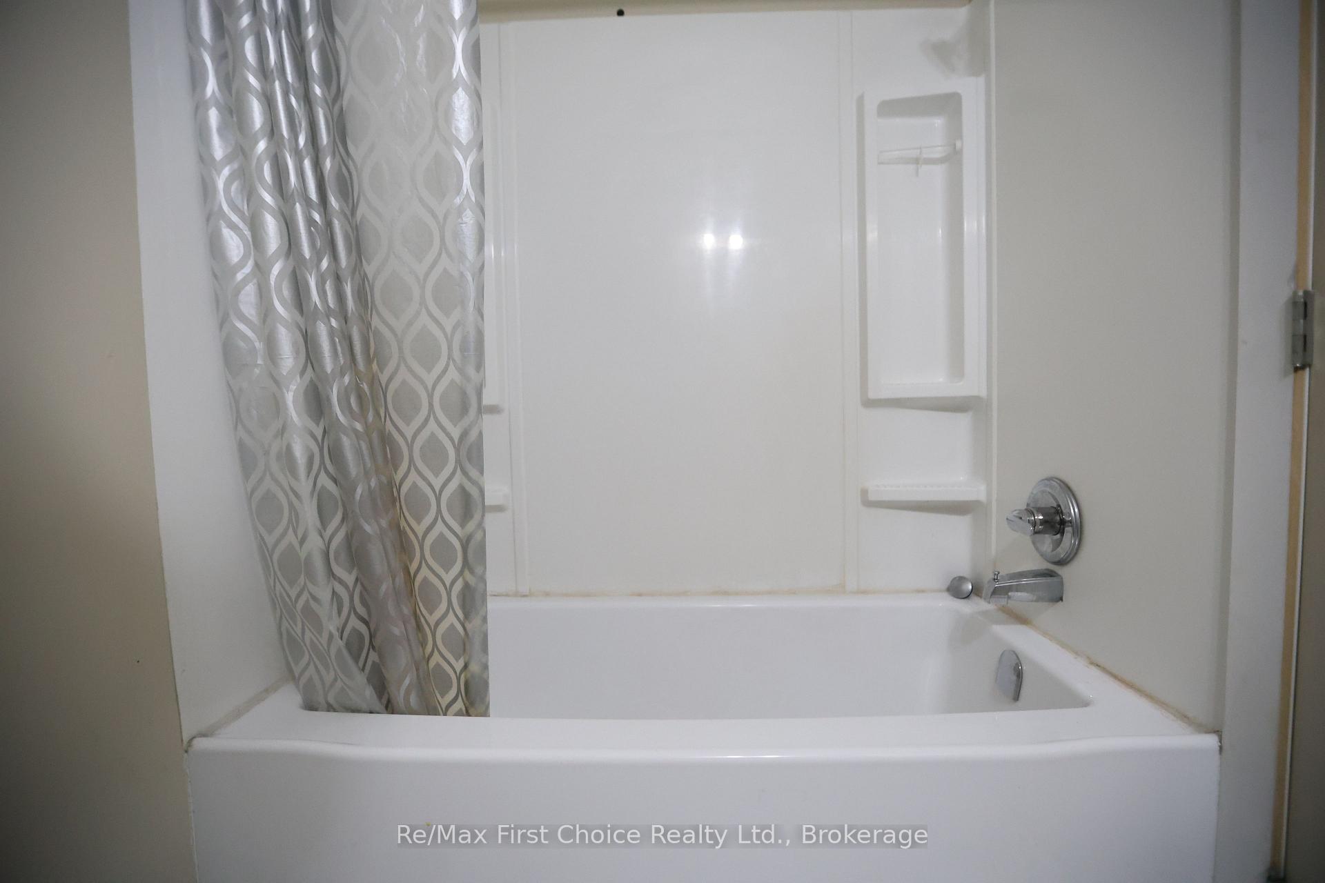 Photo 17 of 569 McGill Crescent, Thunder Bay, Northwood Park — HOMEH