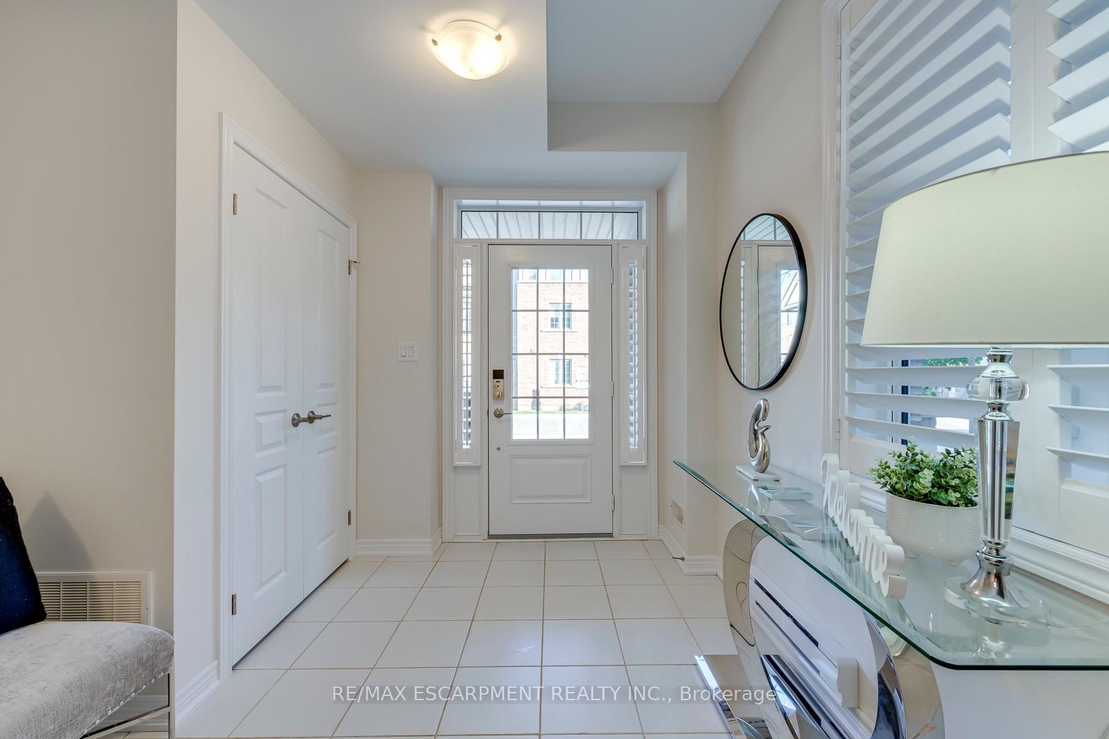 Photo 7 of 393 Grantham Common, Oakville, Joshua Meadows — HOMEH