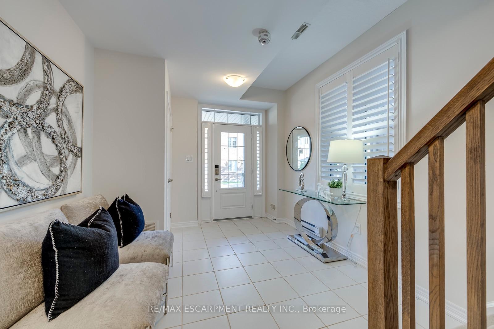 Photo 8 of 393 Grantham Common, Oakville, Joshua Meadows — HOMEH