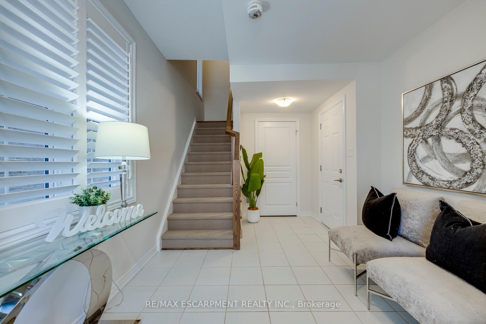Photo 9 of 393 Grantham Common, Oakville, Joshua Meadows — HOMEH