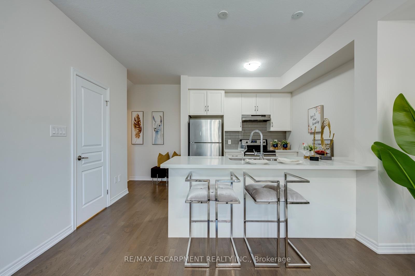 Photo 12 of 393 Grantham Common, Oakville, Joshua Meadows — HOMEH