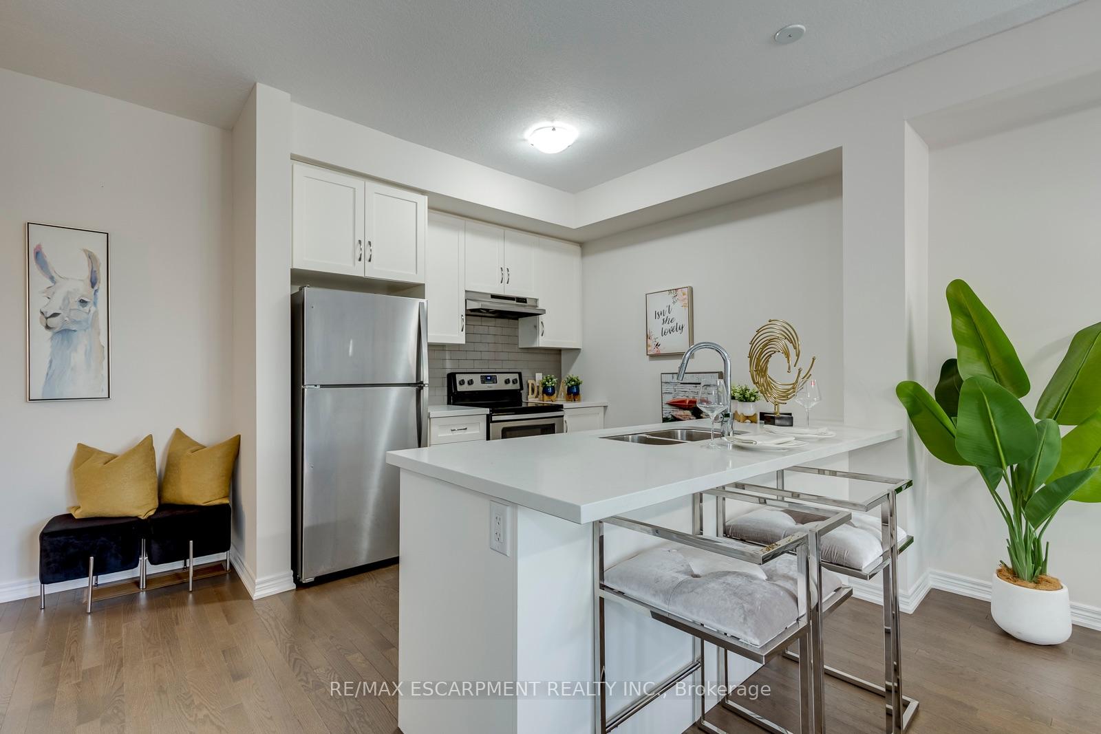 Photo 13 of 393 Grantham Common, Oakville, Joshua Meadows — HOMEH